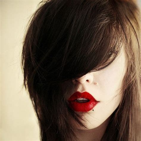 Brunette Lipstick Beauty Wear Red Lipstick Perfect Red Lips