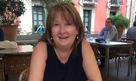 Amor Garcia De Tant En Tant Hi Ha Algun Turista Que Et Salva El Mes