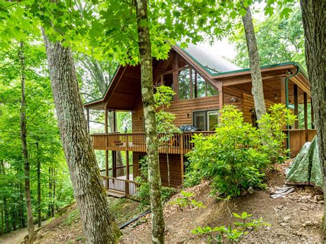 NC Mountain Cabin, Like New – 18.5 Acres - Special Finds, Unique Homes