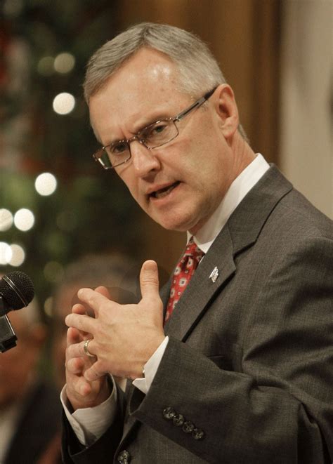 Ohio State's Jim Tressel apologizes to Canton fans 'for what we've been ...