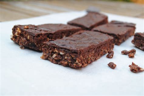 Healthy Chocolate Bars - Hungry Healthy Happy