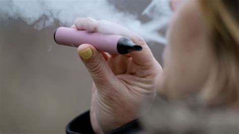 Study: Vaping causes more inflammation in lungs than regular cigarettes ...