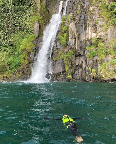 Air Terjun Situmurun Keunikan Air Terjun Yang Langsung Mengalir Ke