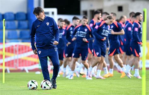 Gvardiol Propustio Trening Vatreni U Petak Ujutro Kre U Za Berlin Hrt