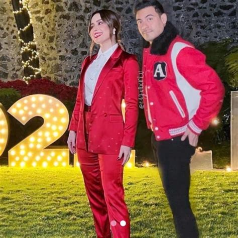 Cynthia Rodr Guez Y Carlos Rivera La Pareja Mas Hermosa Ropa De