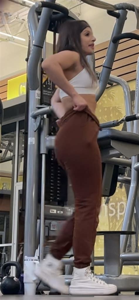 Brown Leggings Gym Hot Booty Babe Doing Pullups Spandex Leggings Yoga Pants Forum