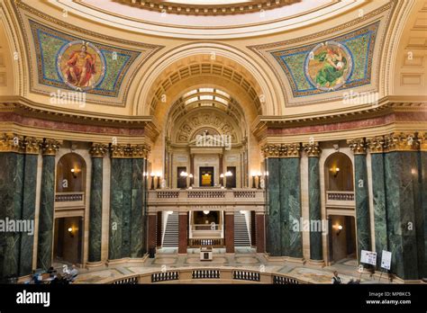 Madison Wisconsin State Capitol Building Stock Photo Alamy