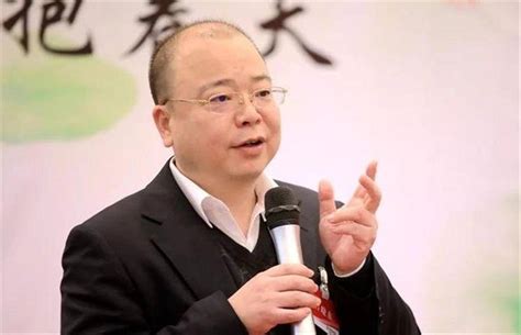 违规发放贷款造成巨额损失，农行浙江分行原副行长吕晓东主动投案后被“双开”中央纪委国家严重