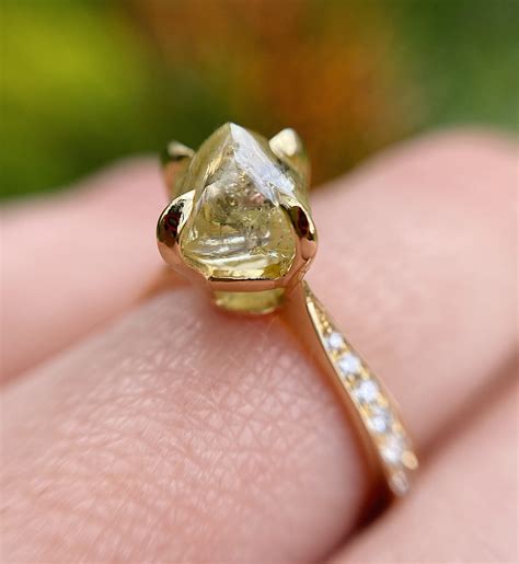 18ct Yellow Gold Rough Yellow Diamond Solitaire Ring With Pave Diamond