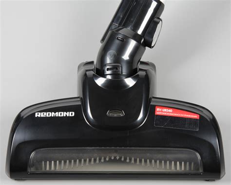 Пылесос Redmond RV-UR340: