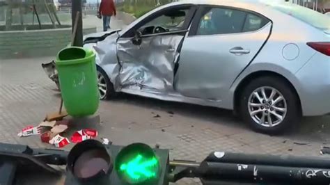 Dos Veh Culos Protagonizan Accidente De Tr Nsito Y Arrancan Un Sem Foro