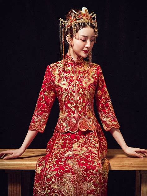 Red Wedding Qun Kwa With Dragon Phoenix Embroidery Traditional