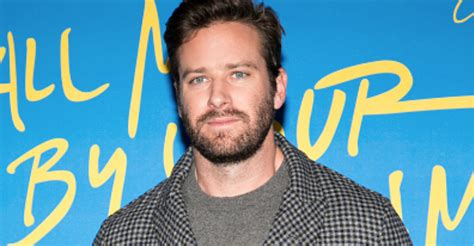 Armie Hammer prestigia a première de seu filme Me Chame pelo seu Nome