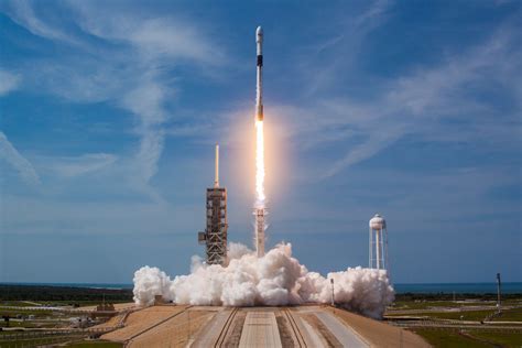 Vid O La Nouvelle Version De La Fus E Falcon De Spacex R Ussit Son