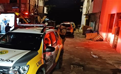 Mulher é esfaqueada em briga por celular roubado na Vila Torres