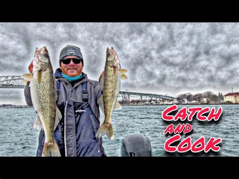 Vertical Jigging For Big St Clair River Walleye Winter Fishing