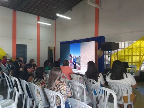 Bordadeiras Se Orgulham Do Uniforme Brasileiro Nas Cultura