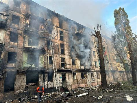 Ao Menos Civis Morrem E Ficam Feridos Ap S Ataque Russo No Sudeste