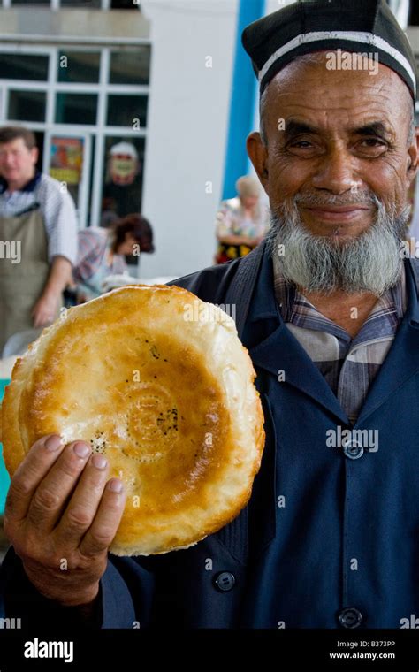 Uzbek Man Wearing a Traditional Hat in the Siab Bazaar in Samarkand ...