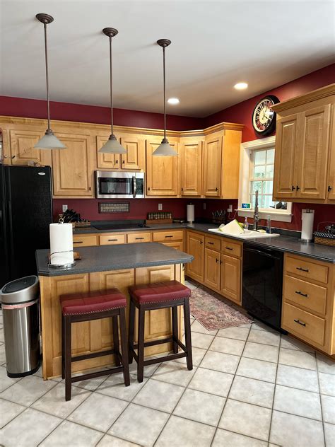 Kitchen Wall Colors With Maple Cabinets