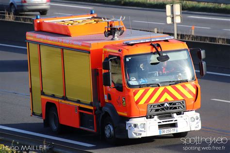 SDIS 77 Renault Trucks D Infos véhicule de secours rou Flickr