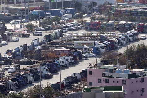 South Korean Truckers End Strike Over Minimum Wage Program Wsj