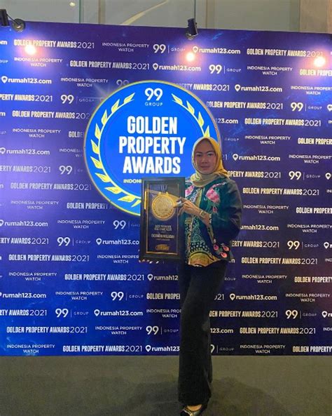 Endang Kumalasari Raih Penghargaan Di Ajang Golden Property Awards