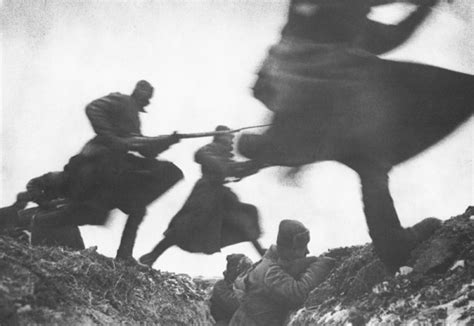 Фронтовая фотография: "Вперед, в атаку!": foto_history — LiveJournal