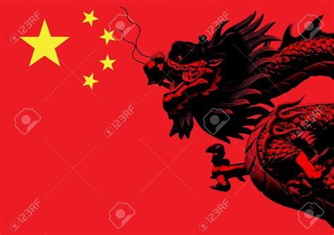 16435441-chinese-dragon-on-the-flag-of-china - Lo StranieroLo Straniero