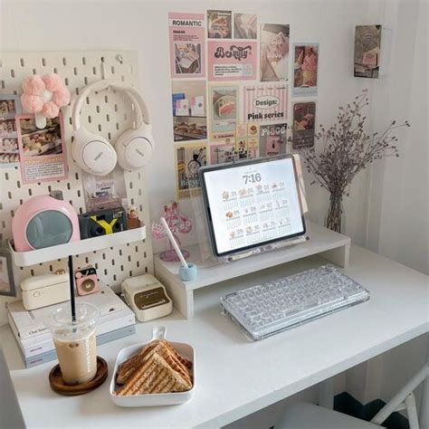 23 Creative And Cozy Desk Decor Ideas To Get Inspired By