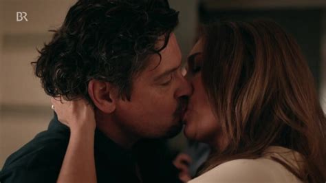 Nude Video Celebs Aglaia Szyszkowitz Sexy Caroline Peters Sexy Seitensprung Mit Freunden 2016