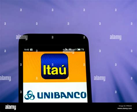 Ita Unibanco Visto El Logotipo Aparece En El Tel Fono Inteligente