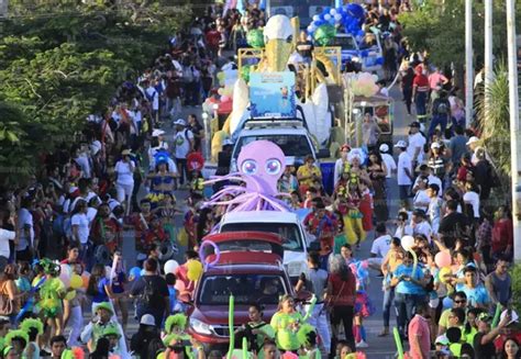 Presentan a dos candidatas a reinas del carnaval en Kantunilkín