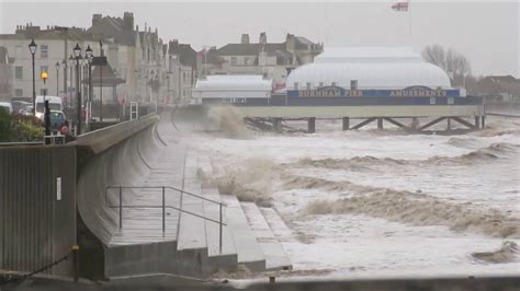 Blustery High Tide In Burnham On Sea 10220 Youtube