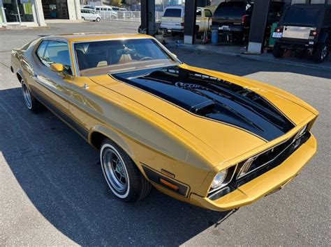 FORD MUSTANG MACH 1 1973 GOLD 67400 Km Details Japanese Used