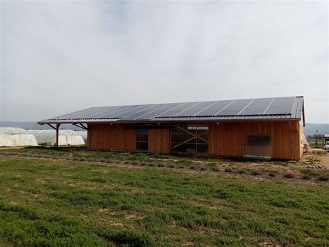 batiment agricole la brillane realisations terre  lac solaire