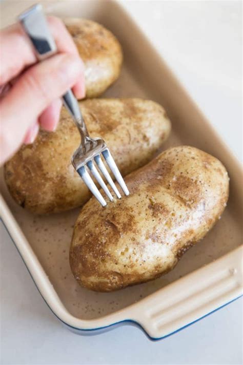 How To Cook A Baked Potato In The Microwave Food Recipe Story