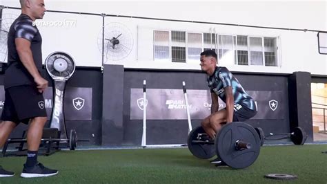 Vídeo Elenco do Botafogo inicia a temporada 2024 globoesporte ge