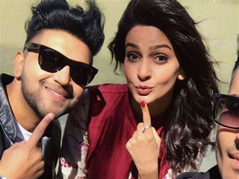 Saba Qamar Sends Love To Her Dear Friend Indian Singer Guru Randhawa