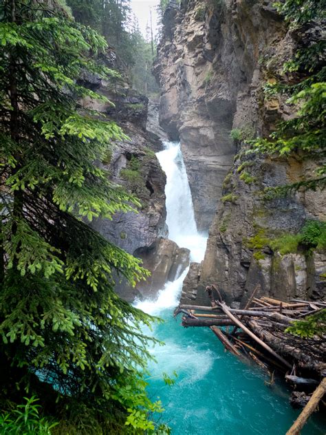 Locals Guide to the Johnston Canyon Hike in Banff National Park - The ...