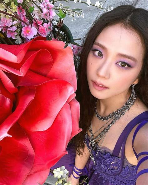 Blackpink Jisoos Looks Spectacular In Purple Dress Exudes Mysterious Glow Iwmbuzz