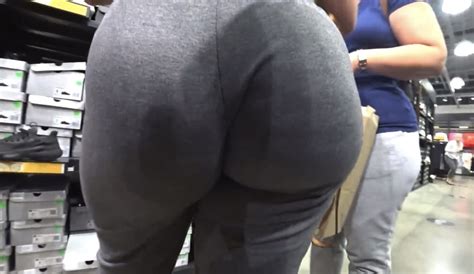 Sexy ASS LATINA EATING THEM JOGGERS Not OC Spandex Leggings Yoga Pants Forum