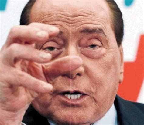 Al Capezzale Di Silvio Berlusconi Allospedale San Raffaele Di Milano