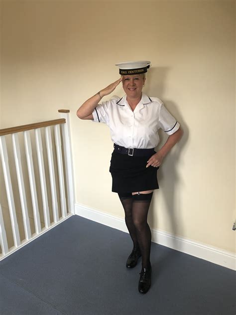 Did ROyal Navy WRNS WRENs Wear Seams In 70s Stockings HQ Main