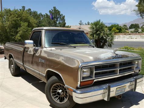 Vintage 89 Dodge Ram D150 Pickup Full Size 8 Foot Bed