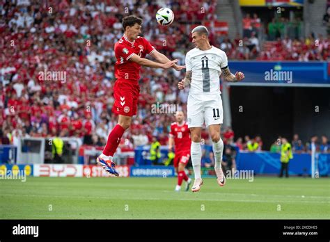 Benjamin Sesko Slowenien 11 Im Zweikampf Mit Andreas Christensen