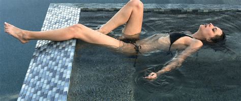 Naked Willa Holland In Blood In The Water