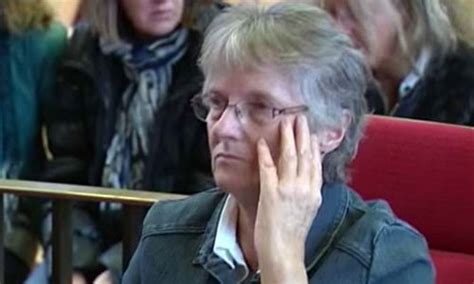 Jacqueline Sauvage Condamnée Pour Le Meurtre De Son Mari Vient Dêtre