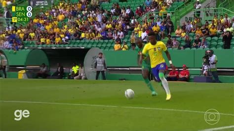 Aos 4 Min Do Primeiro Tempo Vini Jr Arranca Pela Ponta E Bruno