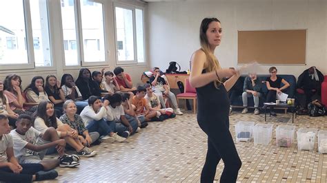 Montbazon une troupe de théâtre en résidence au collège Albert Camus